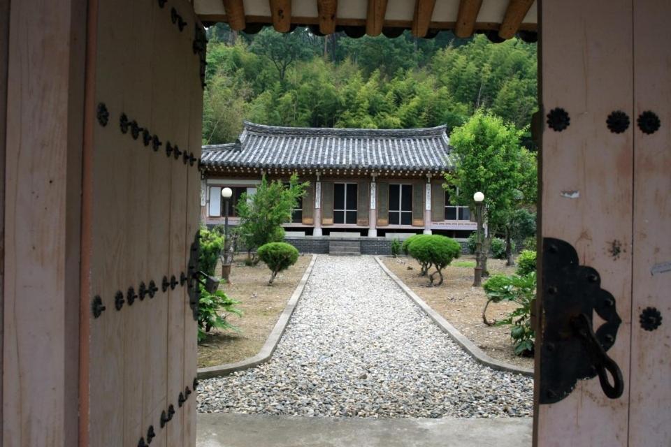 고성 최필간 고택 호텔 외부 사진